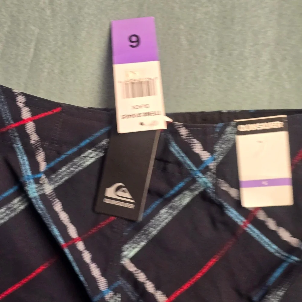 Quiksilver Boys Plaid Board Shorts Black Blue Red Swim Trunks‎ Size 6 2540565059